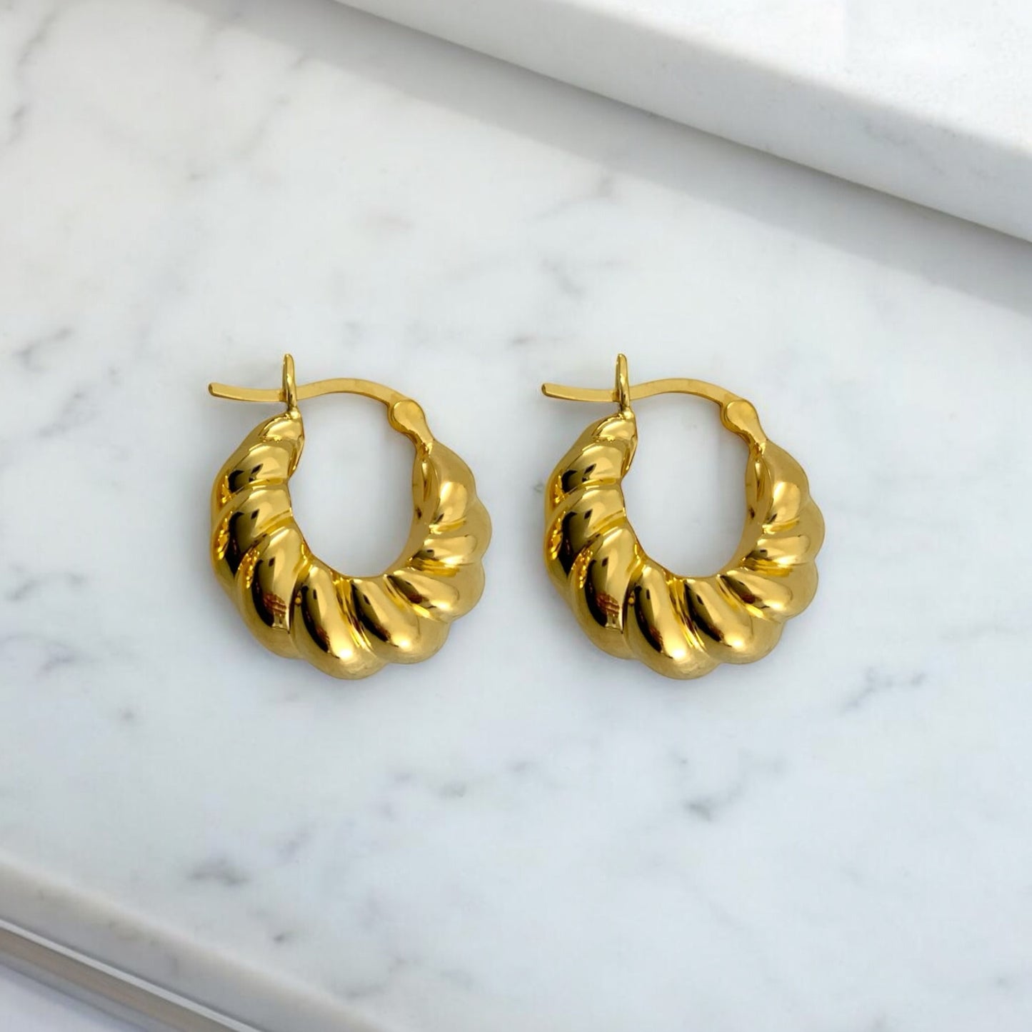 LUMINA TWINE HOOPS