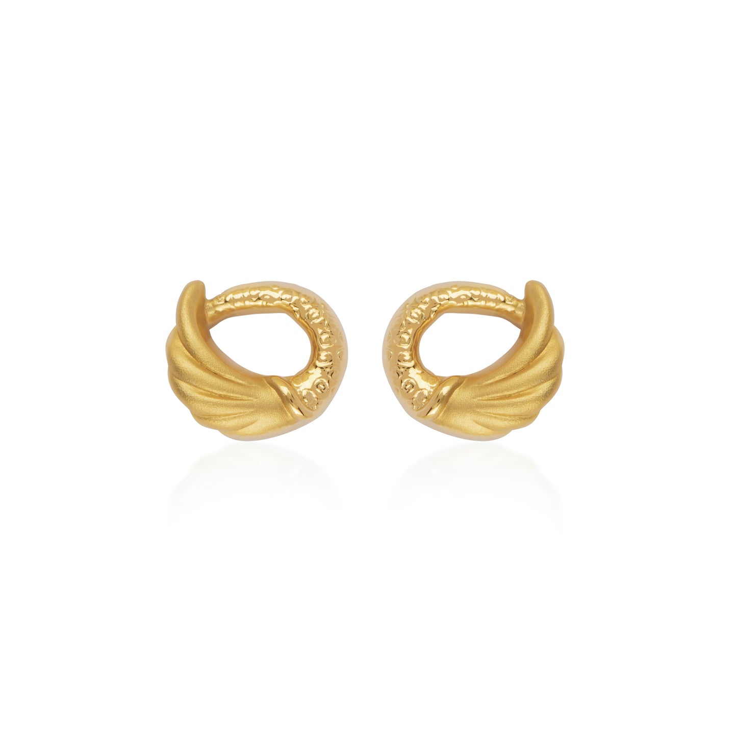 SWAN SWIRL STUDS