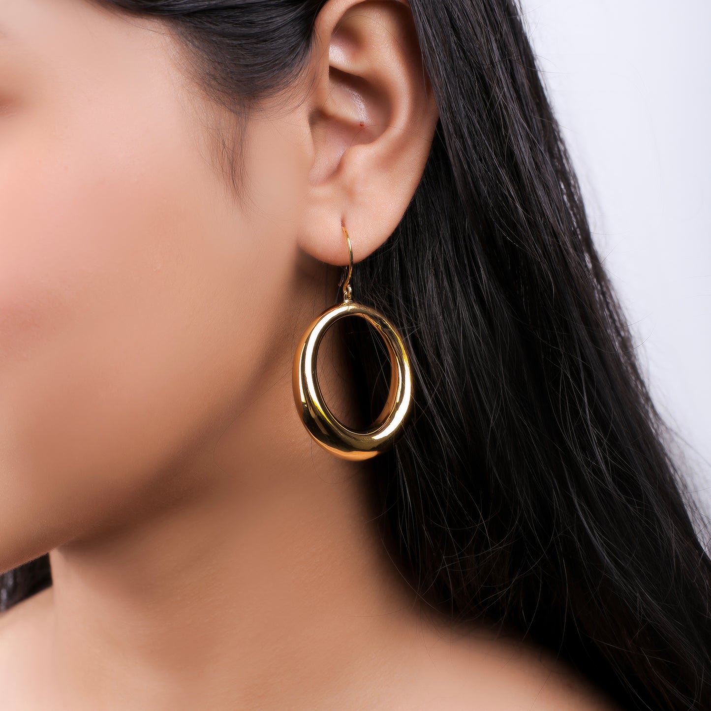 SERENE OVAL EARRINGS