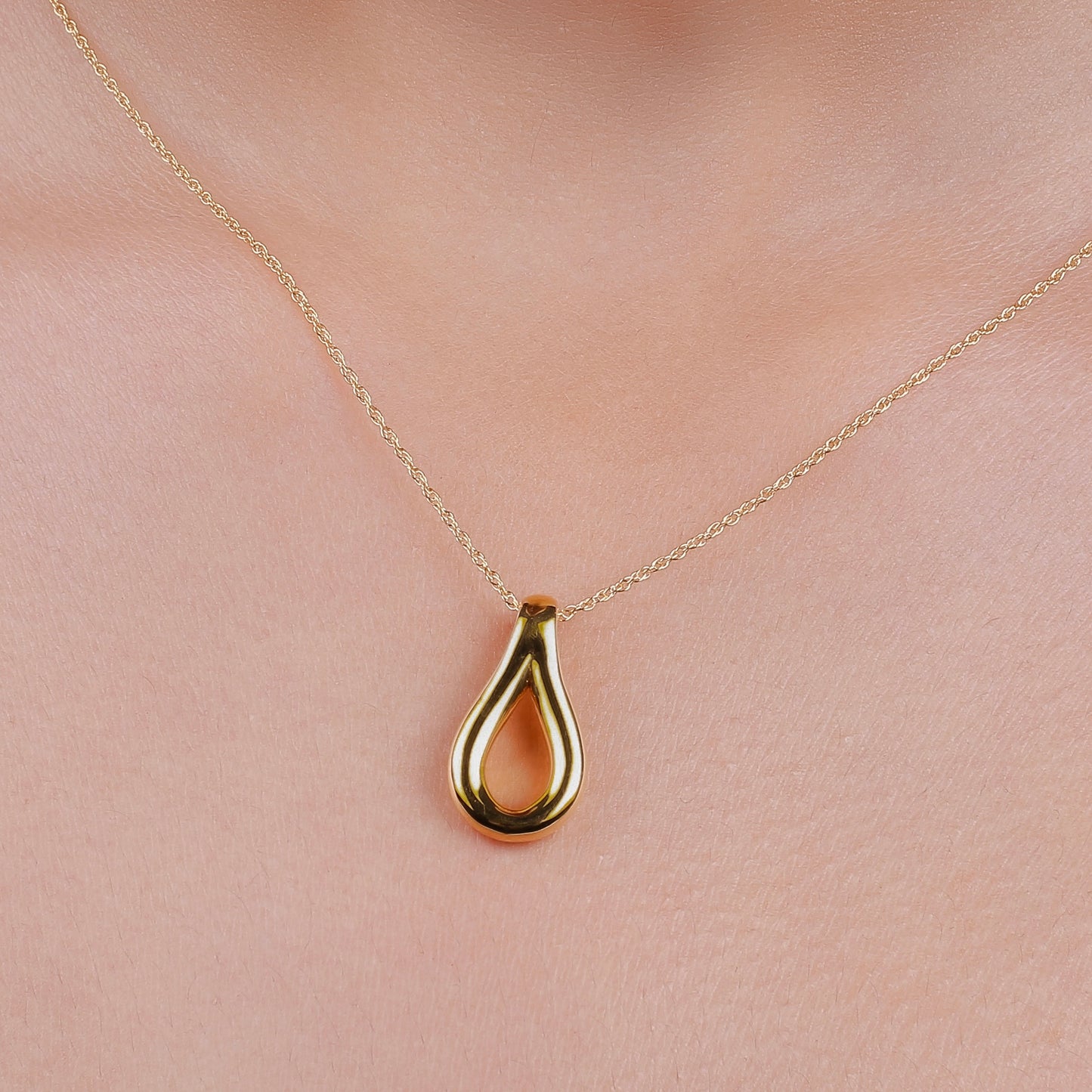 AURORA TEARDROP PENDANT NECKLACE