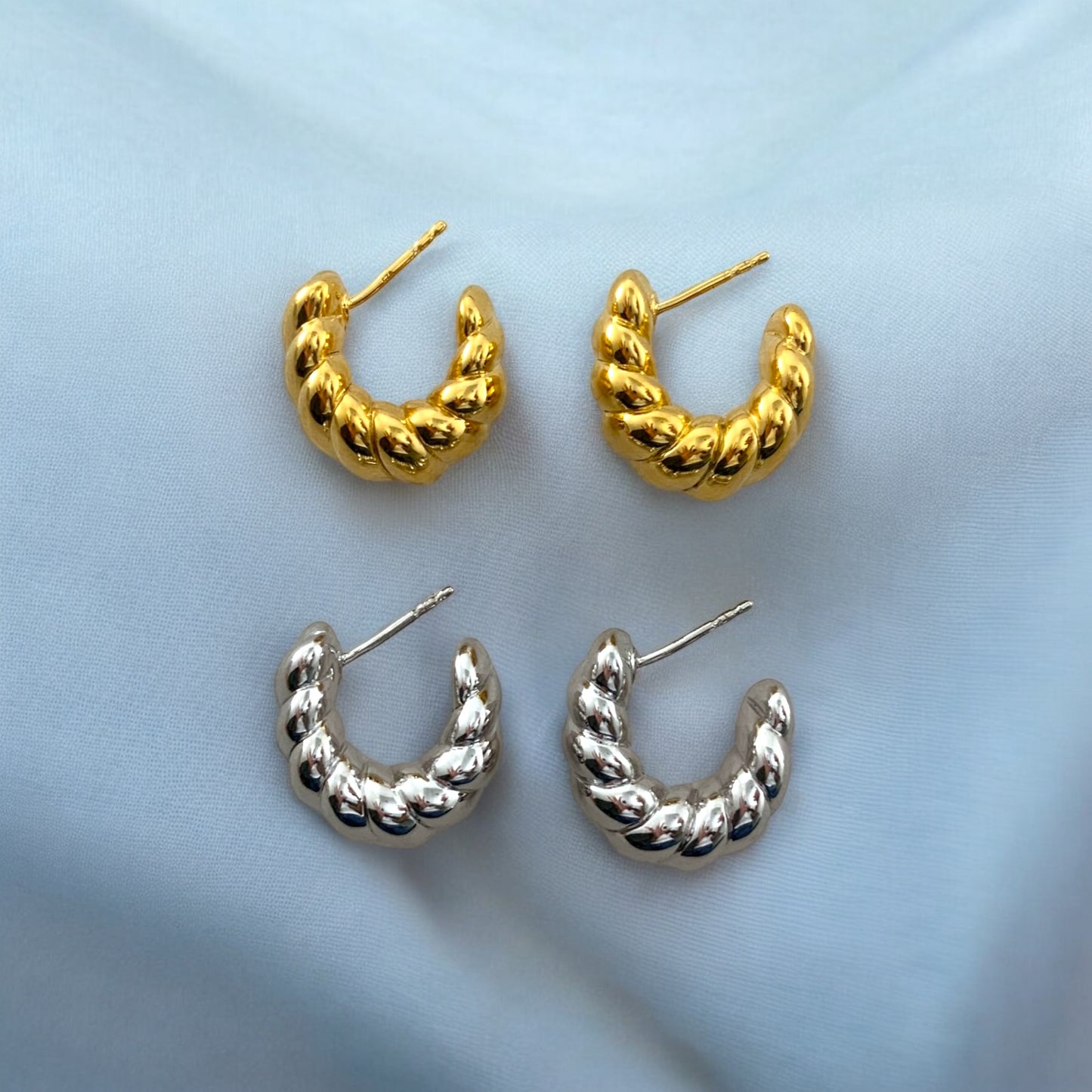 SCULPTED ROPE HOOPS