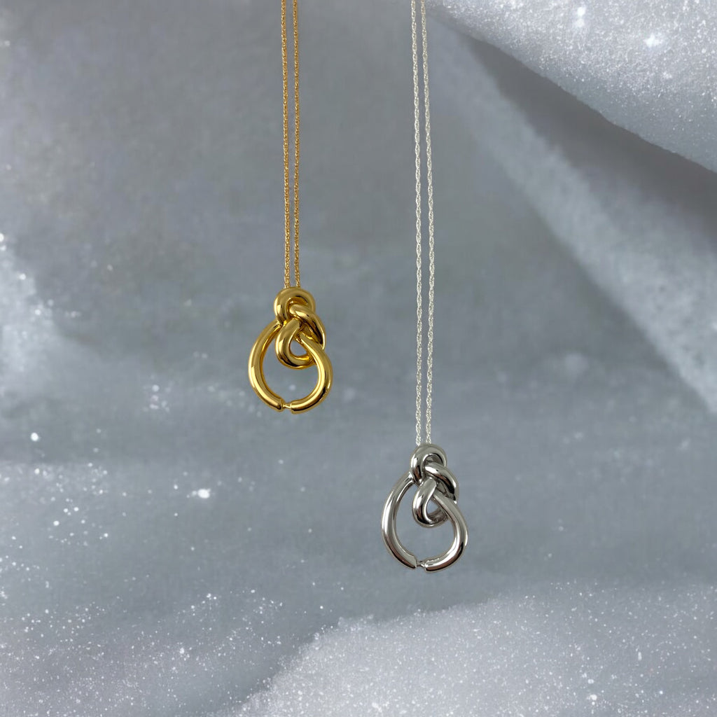 TWILIGHT TWIST PENDANT NECKLACE