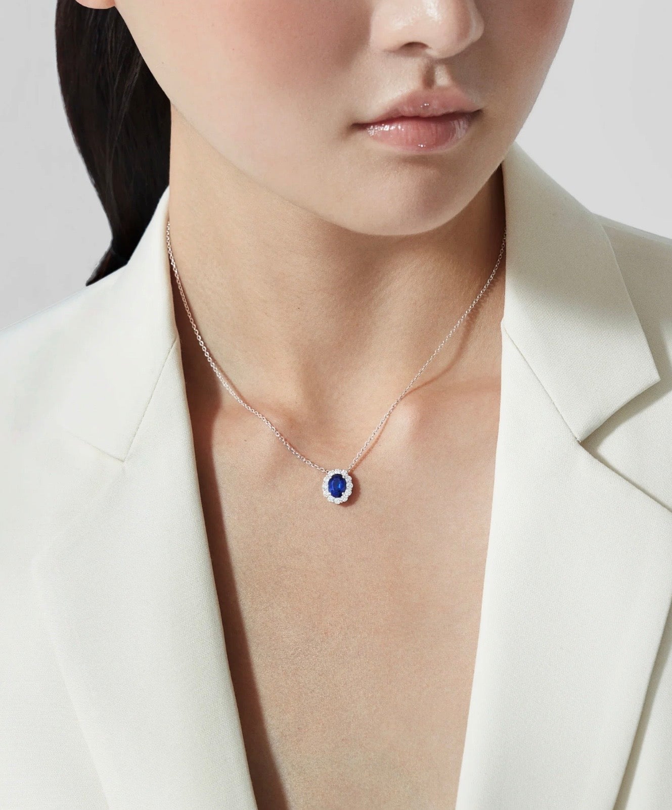 The Royal Velvet oval pendant