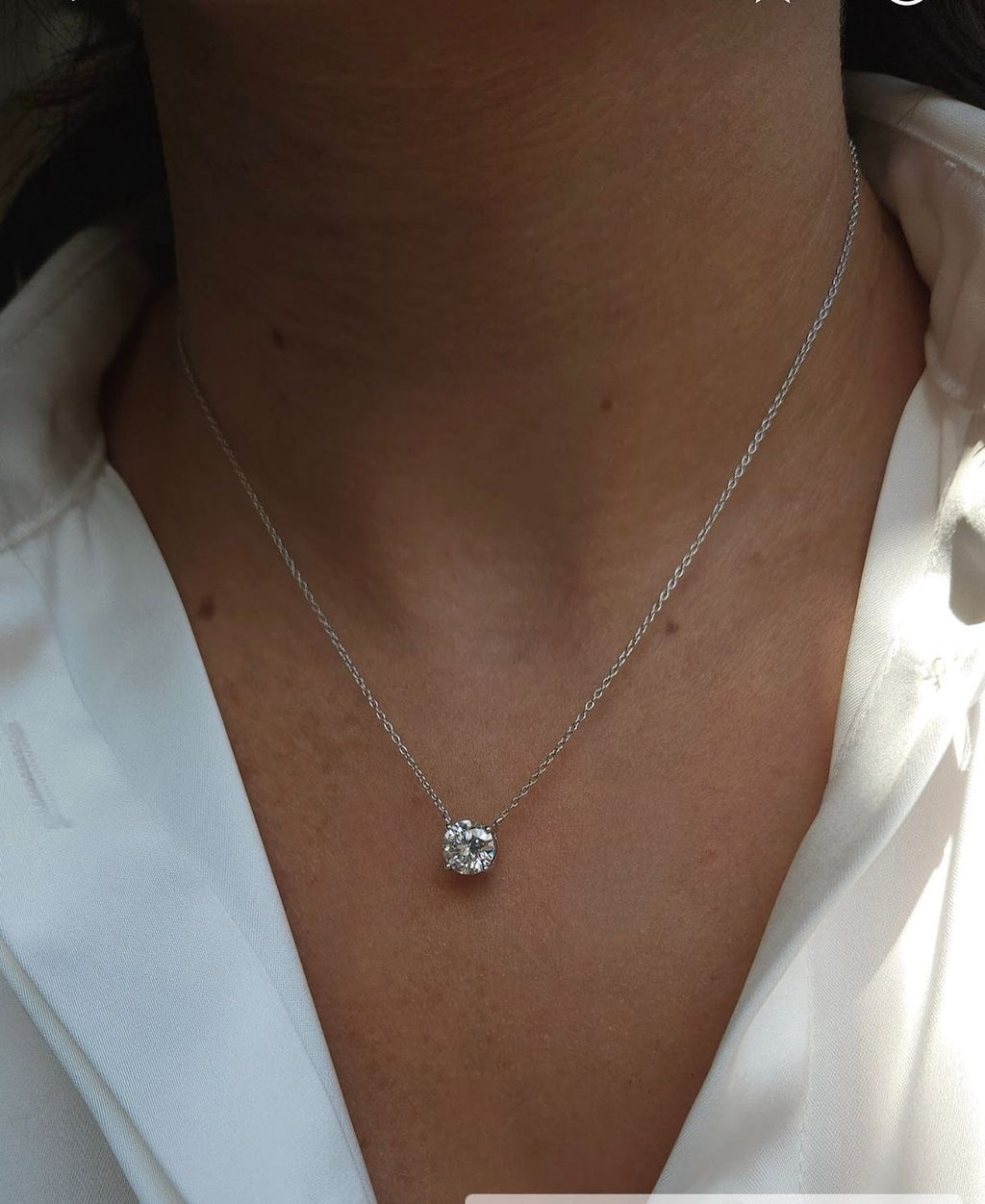 Round Brilliant Solitaire pendant