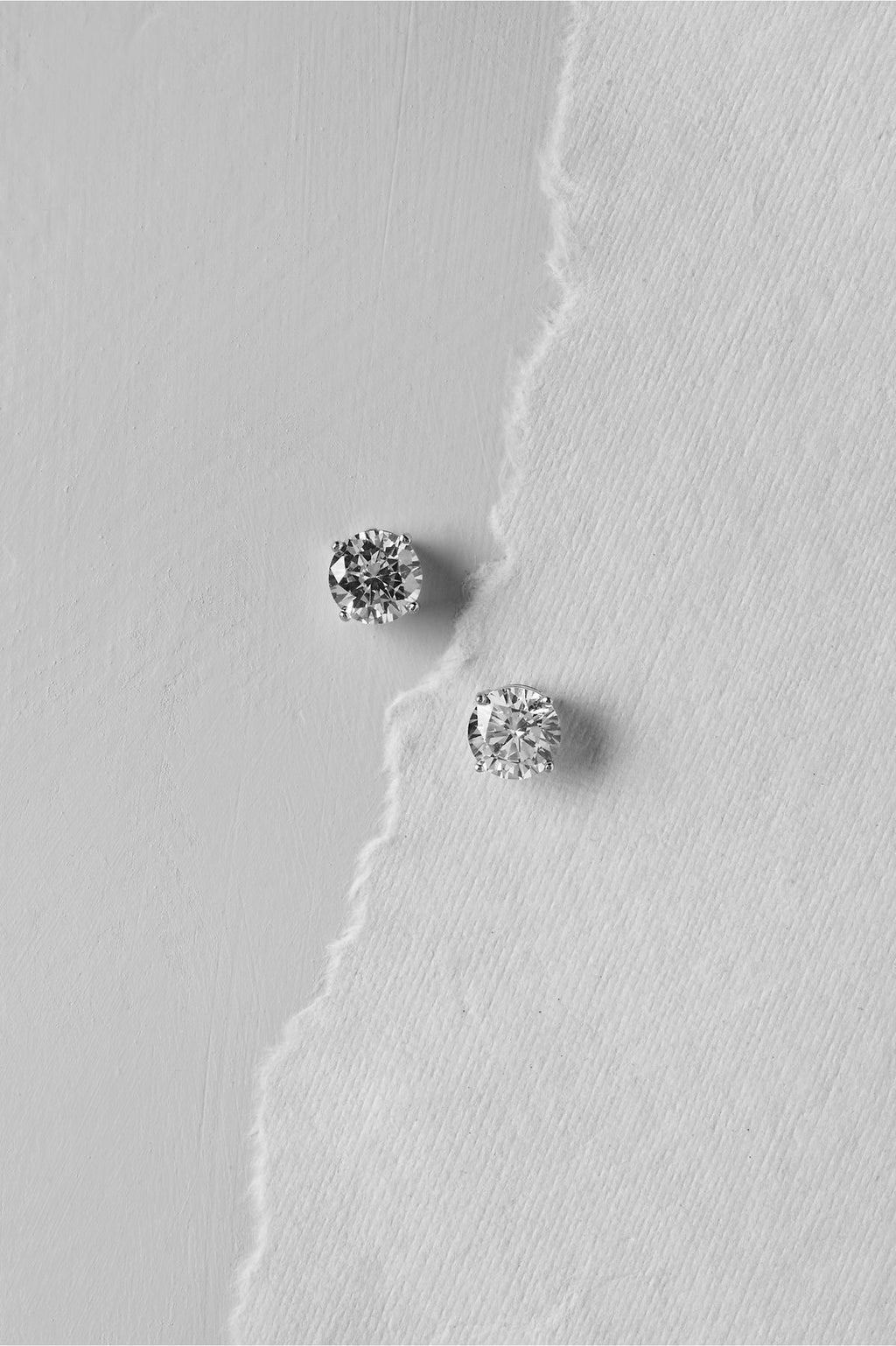 Round Solitaire stud earrings