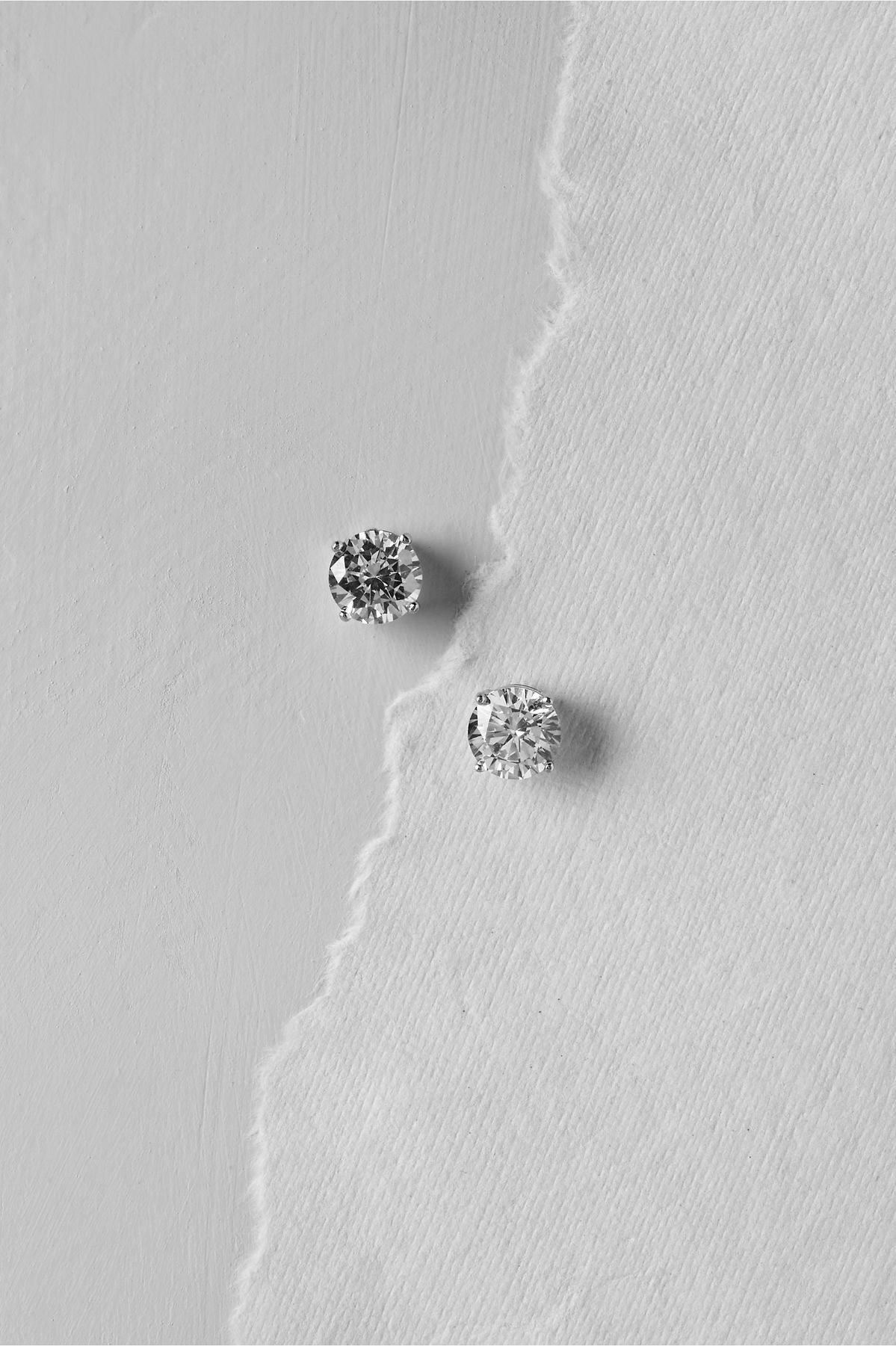 Round Solitaire stud earrings