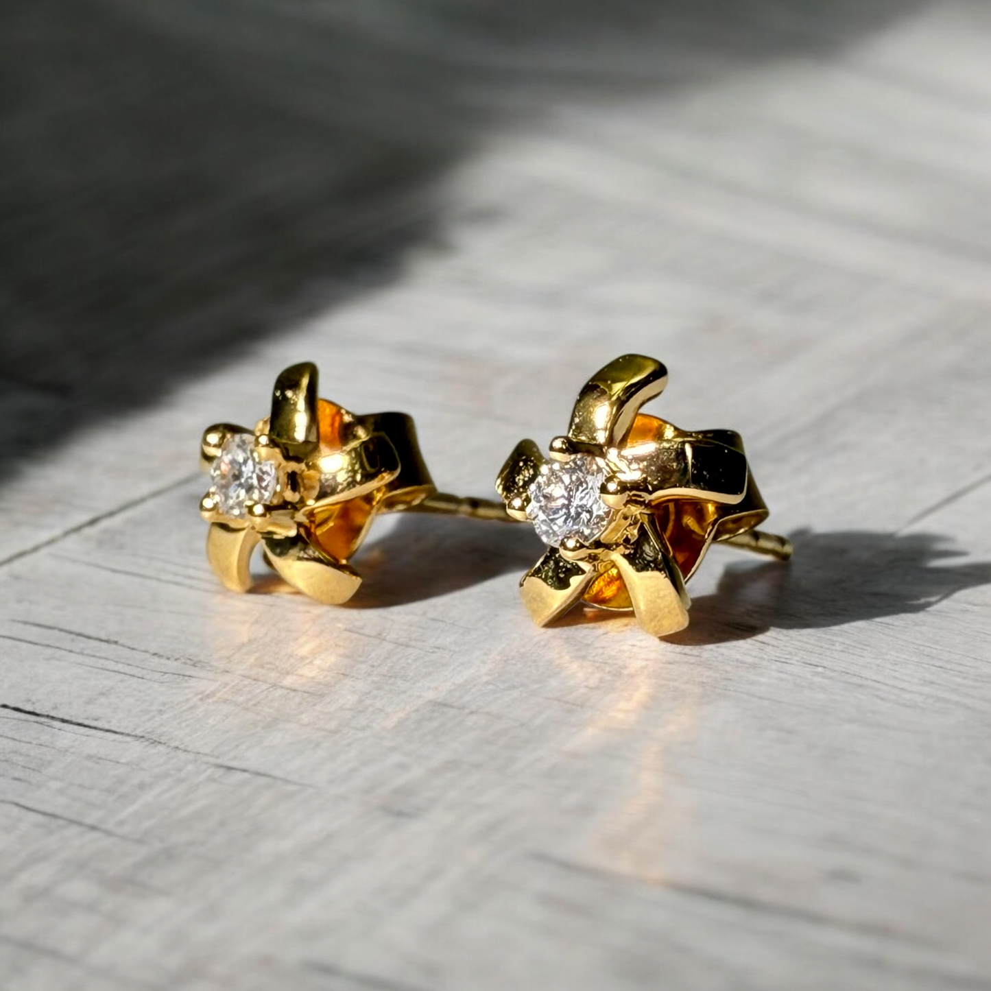 DAISY DIAMOND STUDS