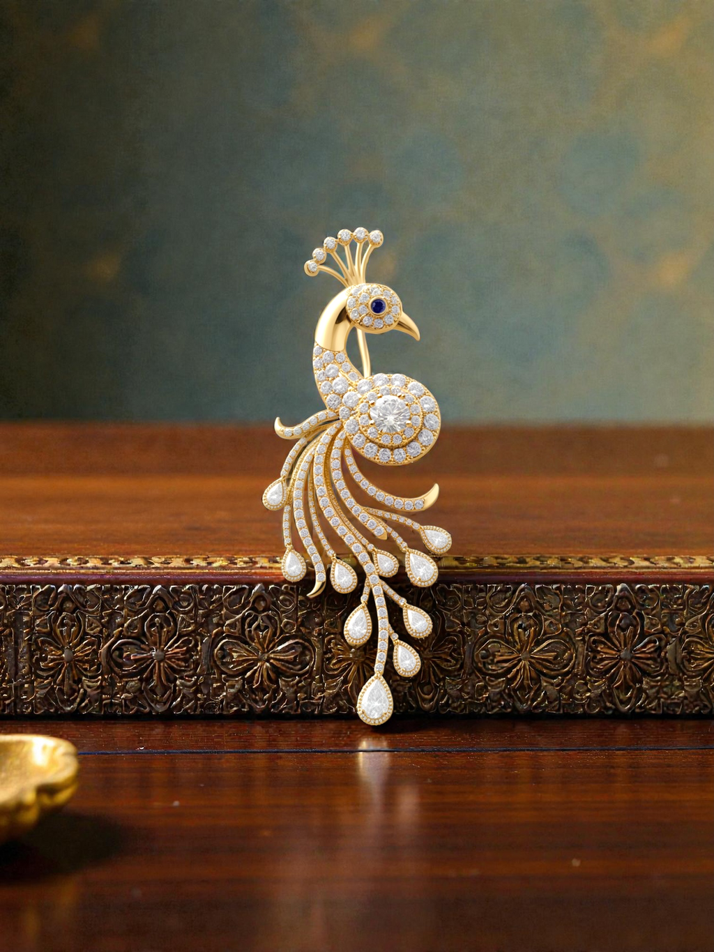 The Pavo Imperial brooch